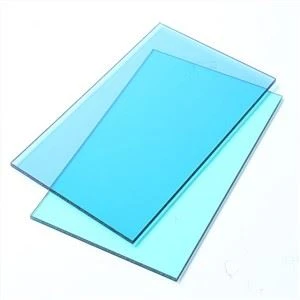 Feuille de polycarbonate bloquant les rayons UV